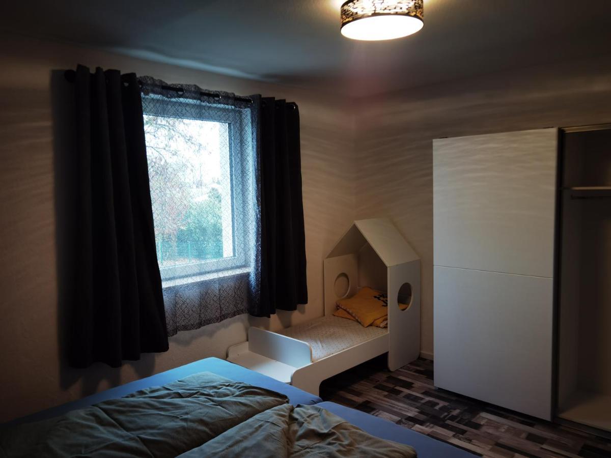 Modernes Behagliches Haus Mit Kamin, Terrasse Und Garten Магдебург Екстериор снимка